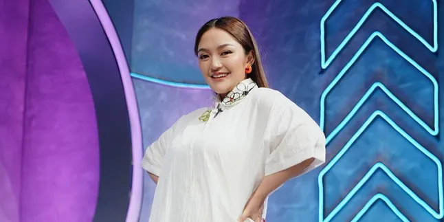Siti Badriah, Wika Salim, dan Komeng Berhasil Bikin Penonton 'Berdendang Bergoyang' Berjoget Sama-Sama Siti Badriah, Wika Salim, dan Komeng Berhasil Bikin Penonton 'Berdendang Bergoyang' Berjoget Sama-Sama