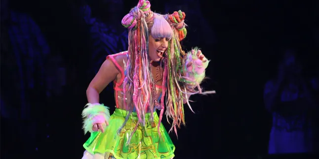 Skandal Seksual, Lady Gaga Batal Tayangkan Klip 'Do What U Want'?