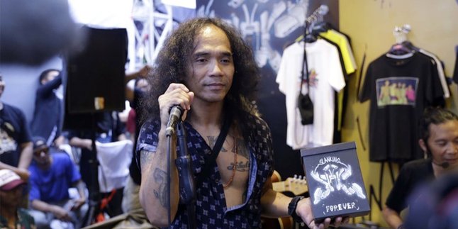 Slank Akhirnya Rilis Album Baru 'SLANKING FOREVER' dalam Format Kaset Pita