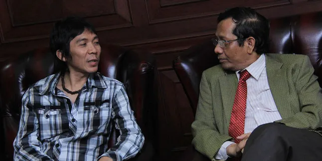 Slank Curhat Soal Perizinan ke Mahfud MD Slank Curhat Soal Perizinan ke Mahfud MD