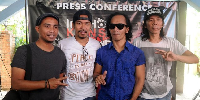 Slank Gagal ke Gang Potlot di Atambua, Slankers Berikan Hadiah