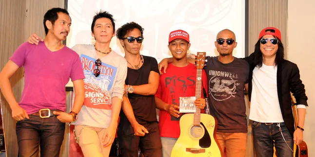 Slank Yakin Jokowi Jadi Presiden, Kamu Gimana? Slank Yakin Jokowi Jadi Presiden, Kamu Gimana?