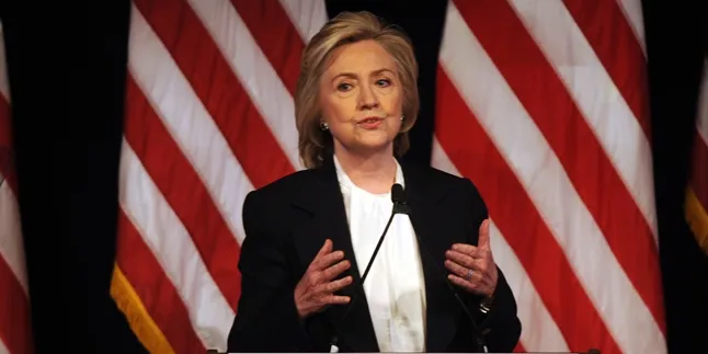 SNL Jadikan Guyonan Pencalonan Hillary Clinton Sebagai Presiden