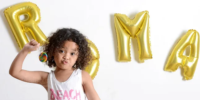 So Cute! Romaria Sering Gagal Fokus Jika Ada Iqbal CJR So Cute! Romaria Sering Gagal Fokus Jika Ada Iqbal CJR