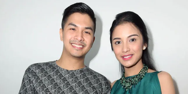 So Sweet, Glenn Alinskie Beri Kalung di 'Hati' Chelsea Olivia