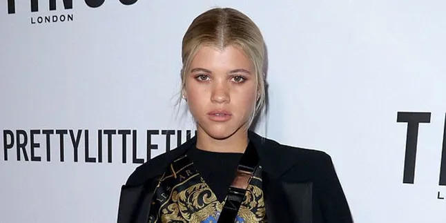 So Sweet! Inilah Bukti Cinta Sofia Richie Pada Scott Disick Begitu Besar So Sweet! Inilah Bukti Cinta Sofia Richie Pada Scott Disick Begitu Besar