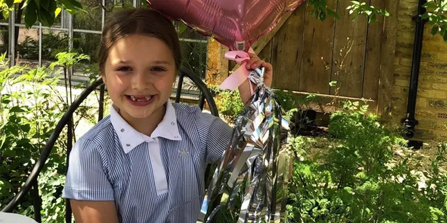 So Sweet! Masih 7 Tahun, Harper Sudah Bisa Masak untuk David Beckham So Sweet! Masih 7 Tahun, Harper Sudah Bisa Masak untuk David Beckham