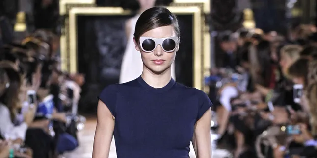 So Sweet... Miranda Kerr Dapat Kecupan Mesra Dari Pria Kecilnya