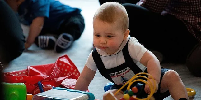 So Sweet... Putra Kate Middleton Dilamar Seorang Gadis Kecil