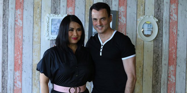 So Sweet, Tommy Page Nyanyikan Lagu Ulang Tahun Untuk Titi DJ