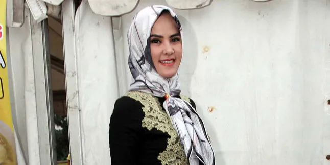 Soal Foto Topless, Angel Lelga Akui Belum Mualaf Soal Foto Topless, Angel Lelga Akui Belum Mualaf