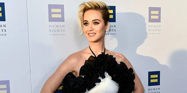 Soal 'I Kissed A Girl', Katy Perry: Aku Ngelakuin Lebih Dari Itu!