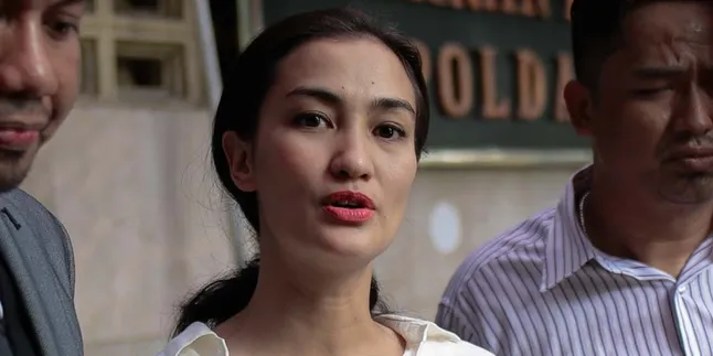 Soal Kondisi Ratna Sarumpaet, Atiqah Hasiholan: Sudah Setahun Minum Obat Anti Depresi Soal Kondisi Ratna Sarumpaet, Atiqah Hasiholan: Sudah Setahun Minum Obat Anti Depresi