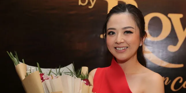 Soal Nama Anak, Franda Minta Tolong Pada Dua Pria Ini