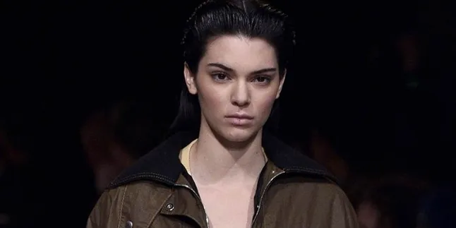 Sofia Richie Hang Out Bareng Anak Kourtney Kardashian, Kendall Jenner Beri Sindiran Sofia Richie Hang Out Bareng Anak Kourtney Kardashian, Kendall Jenner Beri Sindiran