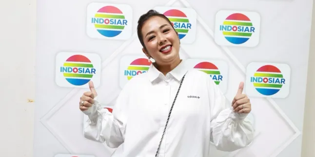 Soimah Banggakan Selfi Yamma di Panggung Dangdut Academy 7