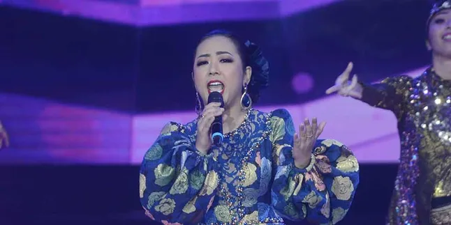 Soimah Tiba-tiba Kesurupan Setelah Bernyanyi, Ada Apa Ya?