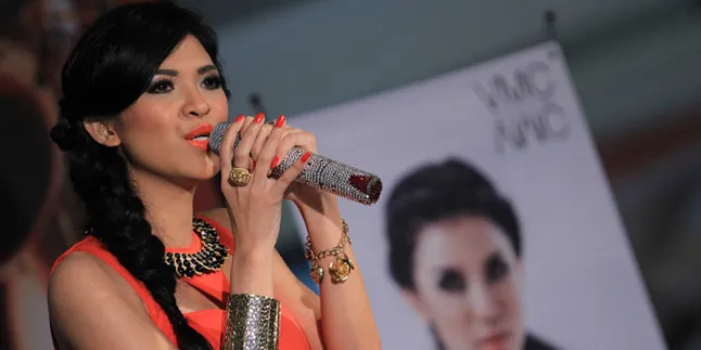 Solo Karir Atau Band, Delia Merasa Ada Plus Minus