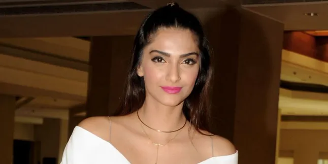 Sonam Kapoor: Akting Priyanka Chopra Lebih Baik Daripada Deepika Sonam Kapoor: Akting Priyanka Chopra Lebih Baik Daripada Deepika