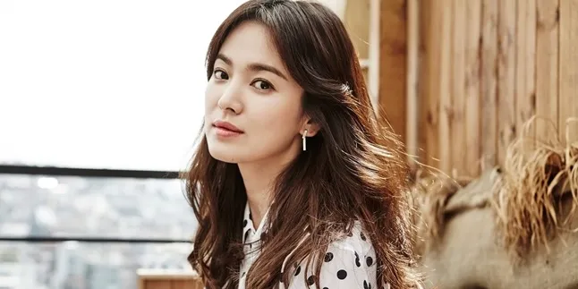 Song Hye Gyo Jadi Tamu Kehormatan di Fashion Show Eksklusif