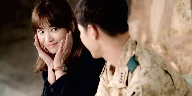 Song Hye Kyo Dikabarkan Menangis Saat Dilamar Song Joong Ki