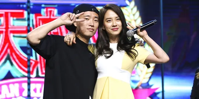 Song Ji Hyo dan Kang Gary Mengaku Hanya 'Kencan' di Running Man Song Ji Hyo dan Kang Gary Mengaku Hanya 'Kencan' di Running Man