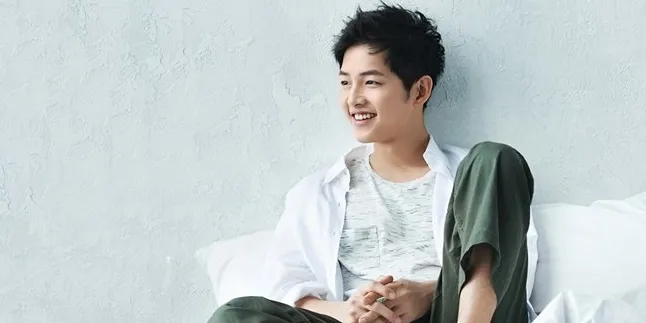 Song Joong Ki Dianggap Cerdas dan Humoris Sama Seperti Yoo Si Jin Song Joong Ki Dianggap Cerdas dan Humoris Sama Seperti Yoo Si Jin