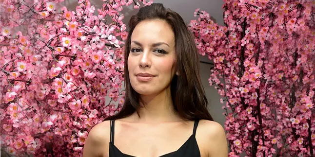 Sophia Mueller di Indonesia Sampai Rezekinya Habis