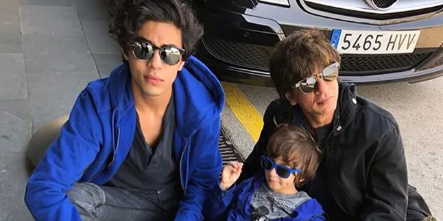 SRK Sebut Karan Johar Bakal Debutkan Aryan Khan Tapi Bukan Sebagai Aktor, Lalu...?