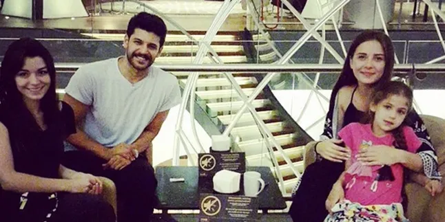 Ssst, Para Bintang 'Elif' Sempat Kecoh Fans di Indonesia!