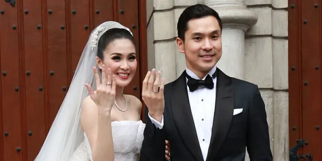 Sstt.. Ini Lho Yang Bikin Sandra Dewi Jatuh Cinta Pada Harvey Sstt.. Ini Lho Yang Bikin Sandra Dewi Jatuh Cinta Pada Harvey