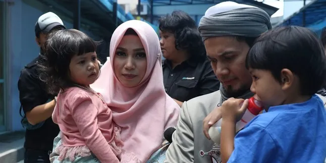 Status Tak Jelas, Pernikahan Puput Melati Dibilang Kumpul Kucing