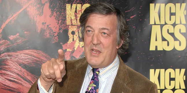 Stephen Fry Resmi Nikahi Pasangan Gay-nya, Elliot Spencer Stephen Fry Resmi Nikahi Pasangan Gay-nya, Elliot Spencer