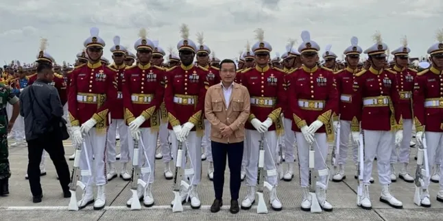 Stephen Wongso dan Wong Hang Tailor, Desainer di Balik Parade TNI Bersama Presiden Prabowo di India Stephen Wongso dan Wong Hang Tailor, Desainer di Balik Parade TNI Bersama Presiden Prabowo di India