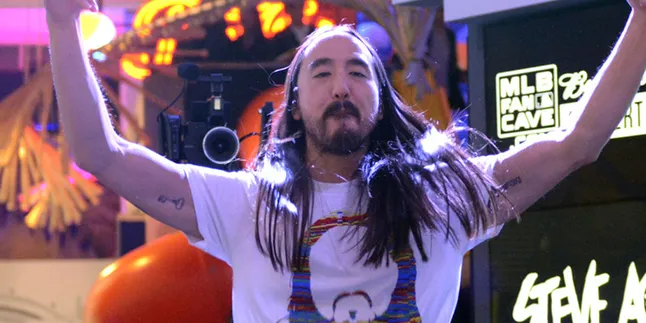 Steve Aoki Berhasil Kawinkan 'HUNGER GAMES' & 'STAR WARS'!