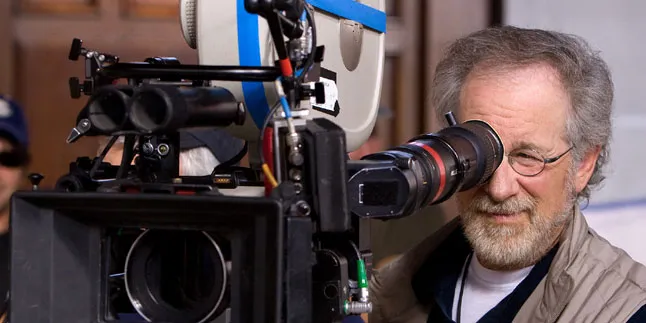 Steven Spielberg Ingatkan Bahaya Yang Mengancam Hollywood
