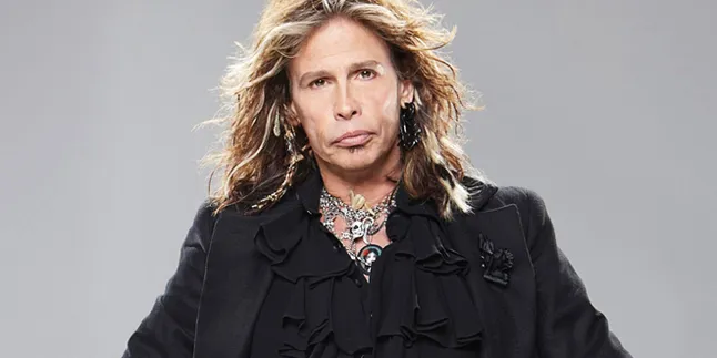 Steven Tyler Asyik Main Dongo Tanpa Baju Lengkap