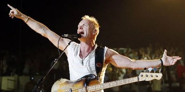 Sting Ajak Penonton Berbicara Bahasa Inggris Sting Ajak Penonton Berbicara Bahasa Inggris
