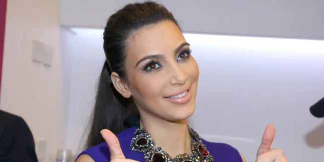 Stres, Kim Kardashian Dikabarkan Jatuh Sakit Stres, Kim Kardashian Dikabarkan Jatuh Sakit
