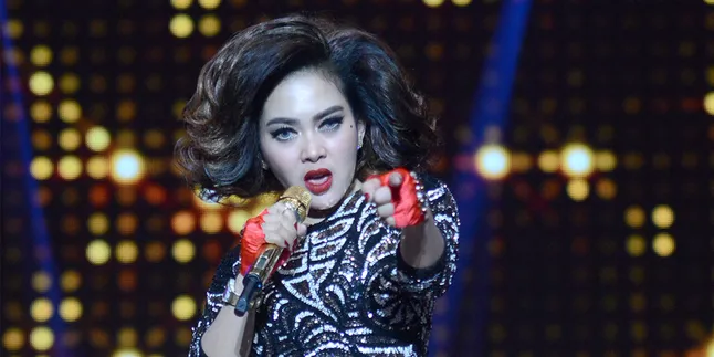 Style Baru Syahrini, Rambut Hingga Tahi Lalat 'Seperti Ituh' Style Baru Syahrini, Rambut Hingga Tahi Lalat 'Seperti Ituh'