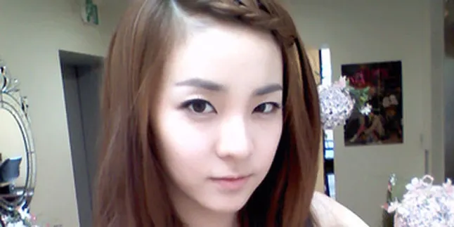 Style Cornrows, Dara 2NE1 Tampil Dengan Rambut Baru Style Cornrows, Dara 2NE1 Tampil Dengan Rambut Baru