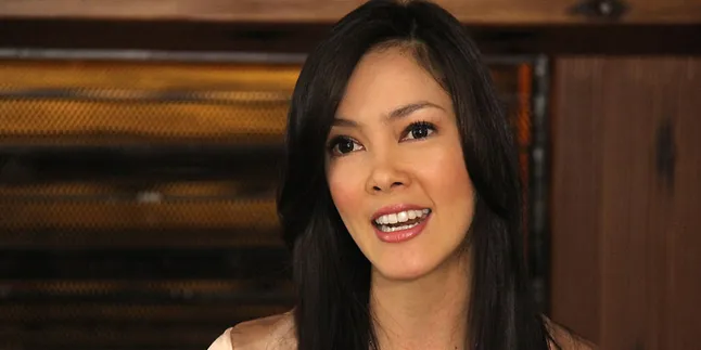 Suami Bantu Urus Anak, Cathy Sharon Ngaku Makin Cinta Suami Bantu Urus Anak, Cathy Sharon Ngaku Makin Cinta