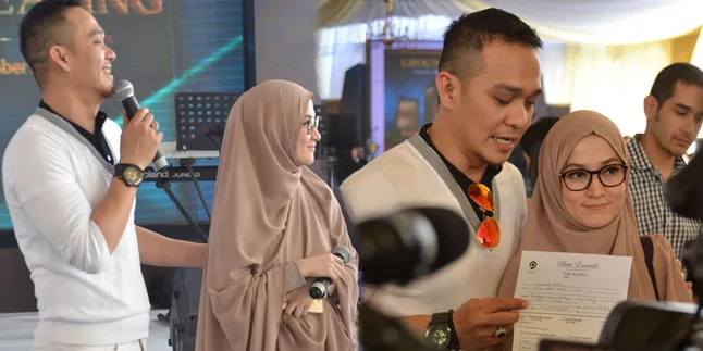 Suami Beri Hadiah Mewah, Lyra Virna: Uang Mana Yang Dikuras? Suami Beri Hadiah Mewah, Lyra Virna: Uang Mana Yang Dikuras?