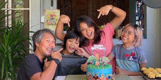 Nirina Zubir's Husband and Children Have Tested Negative, She is Still Fighting to Recover from Covid-19