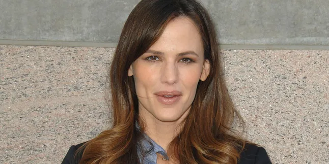 Suami Perankan Batman, Jennifer Garner Seperti Selingkuh Suami Perankan Batman, Jennifer Garner Seperti Selingkuh