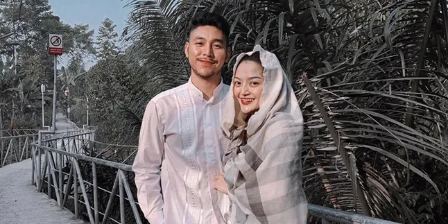 Suami Siti Badriah Prihatin Melihat Kondisi Singa Tak Bertaring di Kebun Binatang Suami Siti Badriah Prihatin Melihat Kondisi Singa Tak Bertaring di Kebun Binatang