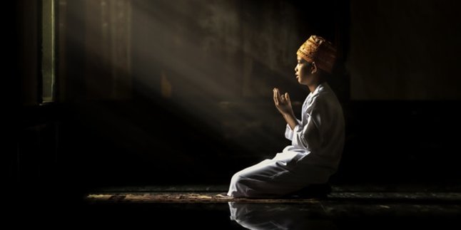 11 Benefits of Tahajud Prayer in Life and Health, Along with its Intention