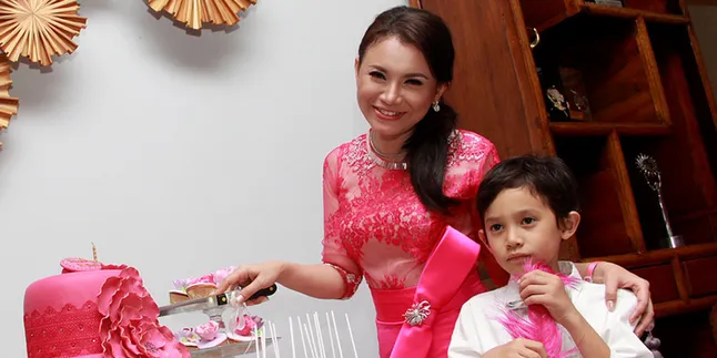 Sudah 35 Tahun, Pesona Rossa Kalahkan Gadis Remaja Sudah 35 Tahun, Pesona Rossa Kalahkan Gadis Remaja