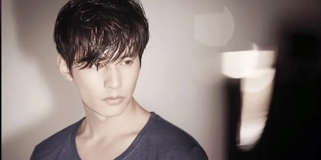 Sudah 42 Tahun, Won Bin Tetap Ganteng 'Tak Nyata' Saat Syuting Iklan Kopi