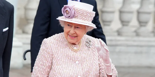 Sudah Busuk, Kue Pernikahan Ratu Elizabeth II Dijual Rp 10,9 Juta Sudah Busuk, Kue Pernikahan Ratu Elizabeth II Dijual Rp 10,9 Juta